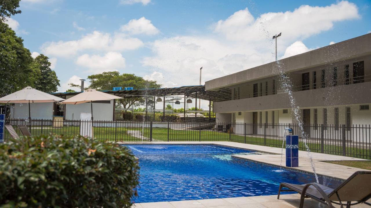 Hotel Palo Grande Cf Pereira Combia Baja Exterior photo